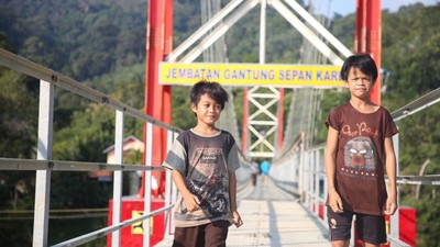 Telan Rp 13 M, Jembatan Gantung di Kalbar Rampung Seberangi Kapuas