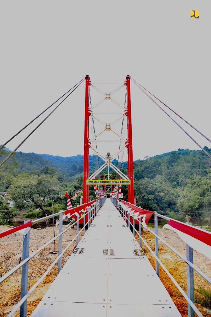 Jembatan Gantung Kareho di Kalimantan Barat rampung.