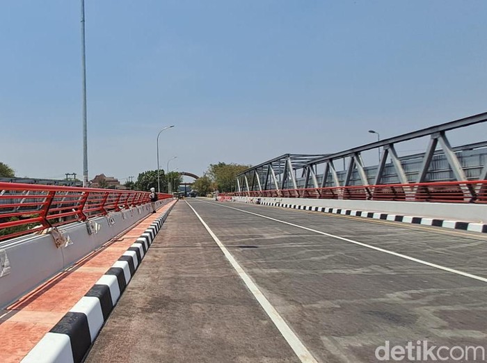 Jembatan Jurug B usai dilakukan pengerjaan selama setahun, Senin (4/9/2023)
