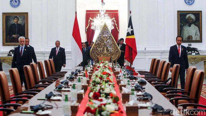 Presiden Joko Widodo (Jokowi) menerima kunjungan Perdana Menteri (PM) Timor Leste Xanana Gusmao di Istana Merdeka, Senin (4/9/2023). Jokowi mengatakan sebagai saudara, kemitraan Indonesia dan Timor Leste harus semakin dipererat.