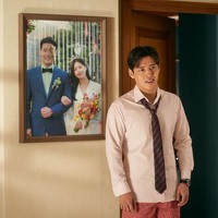 Kang Ha Neul berperan sebagai Jung Yeol, pengacara tampan dan cerdas namun bersikap arogan. Foto: dok. Mindmark