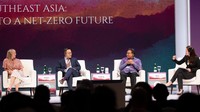 Berbicara dalam panel bertema Decarbonizing Southeast Asia: Charting ASEAN Pathway to a Net Zero Future, Sihol menekankan bahwa upaya dekarbonisasi di April dilakukan dari sisi hulu pengelolaan lahan yang berkelanjutan dan hilir dengan peralihan penggunaan energi yang renewable dan bersih.