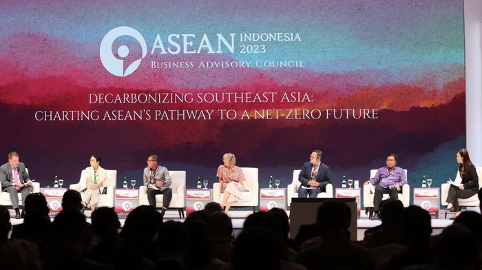 Komitmen April untuk Kurangi Emisi Karbon PT Riau Andalan Pulp and Paper, unit operasional April Group terus berkomitmen mendukung target pengurangan emisi karbon dunia di gelaran ASEAN Business and Investment Summit (ABIS).