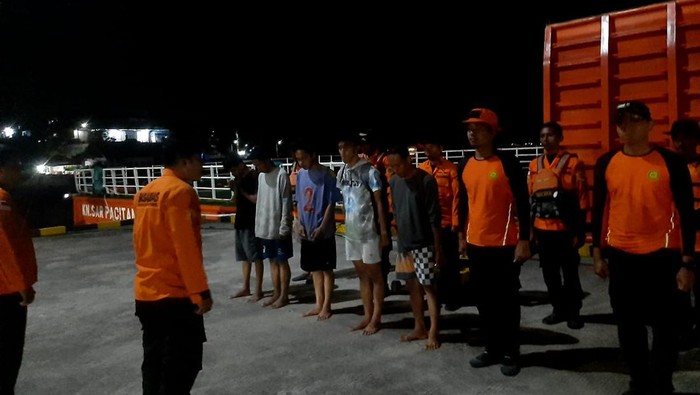 Kapal yang membawa 19 wisatawan di Kabupaten Konawe, Sulawesi Tenggara (Sultra) tenggelam di perairan Pulau Bokori.