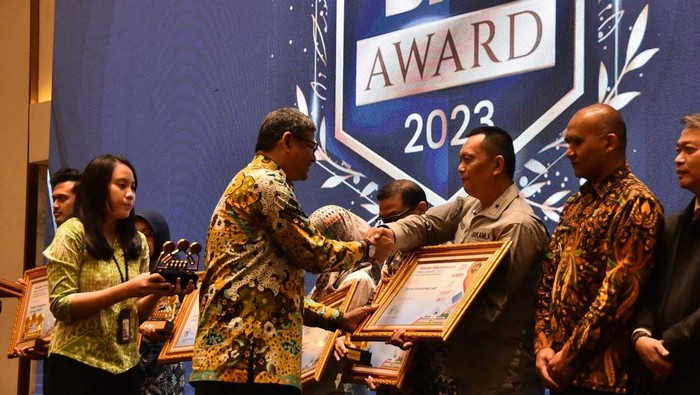 Bakamla RI kembali raih Peringkat Pertama Kategori Pengembangan Kompetensi Non Kementerian Tipe Kecil pada Badan Kepegawaian Negara (BKN) Award Tahun 2023. Pemberian penghargaan tersebut dilaksanakan di salah satu Hotel di Jakarta Pusat, pada Senin (4/9/2023).