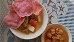 Lamak Bana! 20 Ketupat Sayur Padang Berlauk Komplet