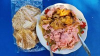 Ketupat Sayur Padang Upik Campago terkenal menyajikan ketupat sayur dengan gulai nangka berempah. Di sini bisa pilih lauk tunjang, rendang, hingga telur balado. Harganya mulai dari Rp 10 ribuan saja. Instagram @suwandi_prihantoro