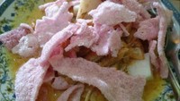 Main ke Depok, bisa menemukan Ketupat sayur Padang lezat di Jalan Musi. Dengan harga Rp 15 ribuan, seporsinya komplet mulai dari gulai nangka dan telur. Bisa tambah sala lauak juga yang gurih renyah. Foto : Google Review/Kazuki Emiru