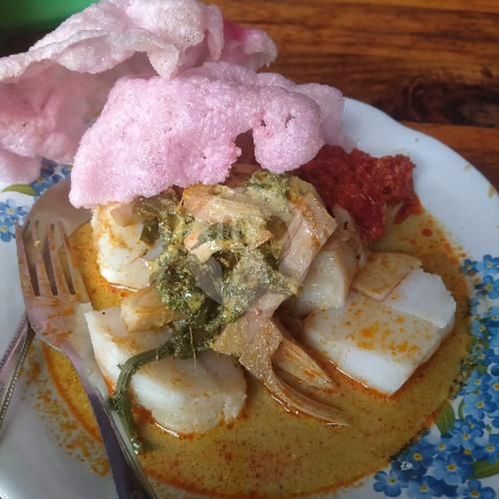 Lamak Bana! 20 Ketupat Sayur Padang Berlauk Komplet Lamak Bana! 20 Ketupat Sayur Padang Berlauk Komplet