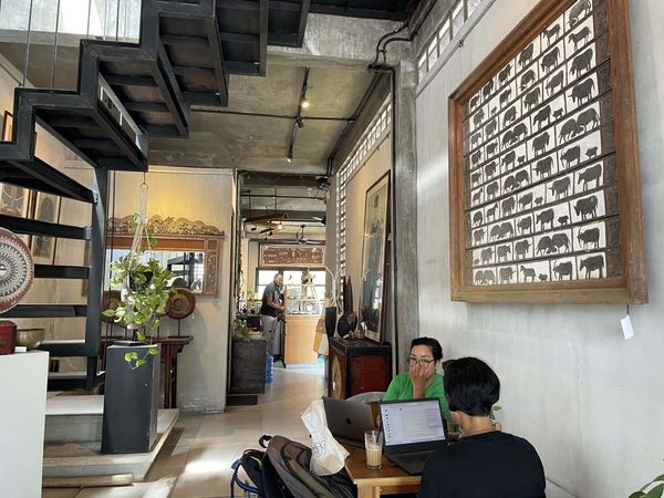 Deretan Foto Leo Antiques & Coffee, Kedai Kopi dengan Nuansa NTT di Bali