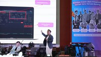 Kegiatan ini juga dimeriahkan oleh Maliq & Dessentials yang membuat suasana belajar menjadi lebih santai dan unik. 