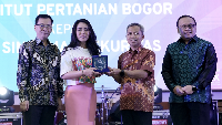 Peserta juga mendapatkan pengetahuan tentang investasi dan literasi keuangan dari sederet narasumber antara lain Fellexandro Ruby (Creativepreneur, Writer & Content Creator), Ike Widiawati (Head of Retail Research Sinarmas Sekuritas) dan Genta Wira Anjalu (Chief of Investment Officer Sinarmas Asset Management)