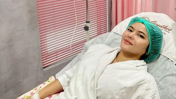 Marizka Juwita saat melakukan perawatan di klinik Gendhis.
