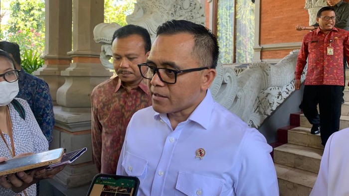 Menteri PAN-RB Abdullah Azwar Anas di kantor Gubernur Bali, Denpasar, Senin (4/9/2023).