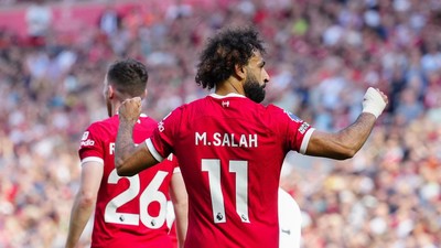 7 Pesepakbola Top yang Masih Dispekulasikan ke Arab, Termasuk Salah