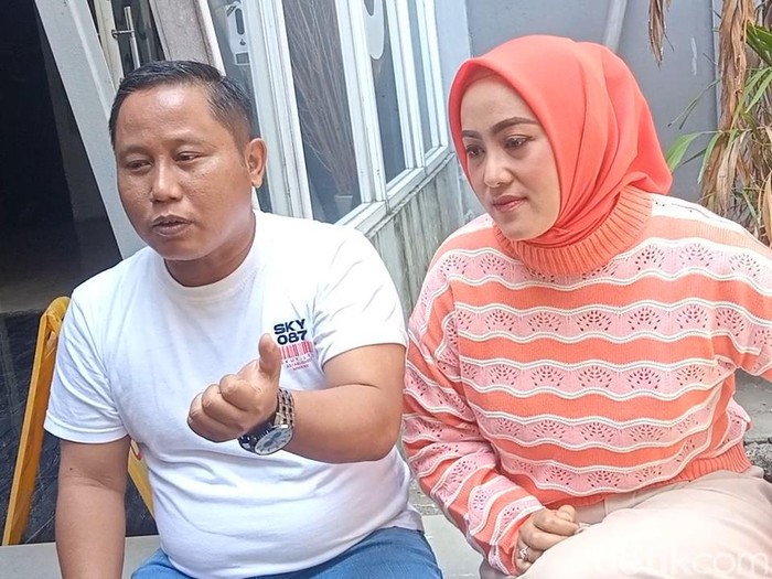 Narji dan istri saat ditemui di kawasan Jakarta Selatan.