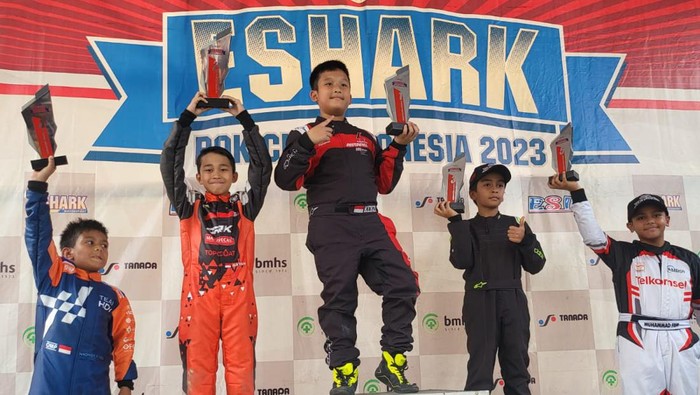 Pebalap Gokart Cilik Abyan Aqila Dulang Prestasi di Eshark Rok Cup Pebalap Gokart Cilik Abyan Aqila sukses mengikuti Eshark Rok Cup Asia Indonesia 2023 di Sentul Carting International Circuit, Bogor.