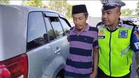 Polisi mengajak Agus ke polsek untuk menjalani tes urine, tapi dia malah kabur (Foto: Istimewa)