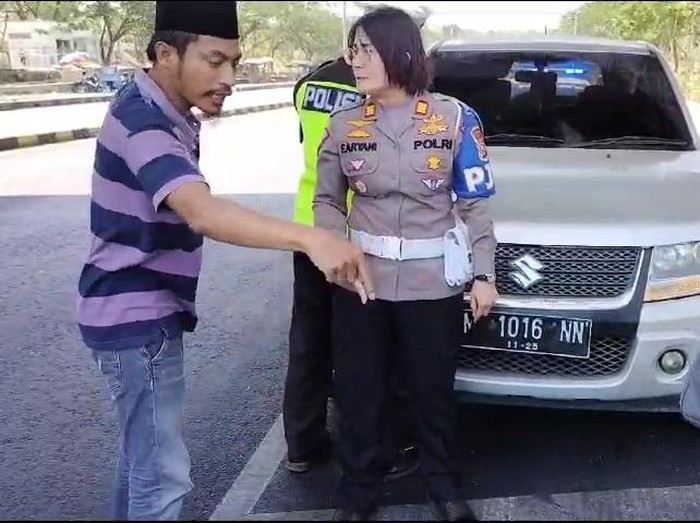 pengendara di Suramadu umpat dan cakar polisi gegara tak terima ditilang