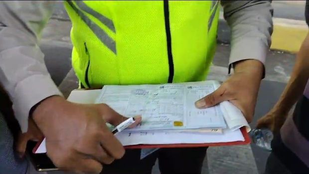 pengendara di Suramadu umpat dan cakar polisi gegara tak terima ditilang