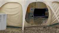 Festival ini mencapai puncaknya setiap tahun dengan upacara pembakaran patung setinggi 40 kaki (12 meter). (REUTERS/Evi Airy)