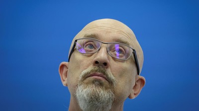 Potret Reznikov, Menhan Ukraina yang Dicopot di Tengah Perang