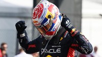 Verstappen punya keunggulan lebih dari 100 poin atas Perez di posisi kedua. Kemenangan ini juga mengantarkan Verstappen pada rekor baru di F1, yakni 10 kemenangan beruntun. REUTERS/Claudia Greco