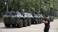 Tentara Nasional Indonesia (TNI) pun bertugas untuk memastikan keamanan dan kelancaran KTT ke-43 ASEAN. TNI rencananya akan menurunkan kekuatan untuk menjaga keamanan para peserta KTT, baik pemimpin maupun peserta delegasi sejak tiba di pintu masuk kedatangan di Bandar Udara Internasional Soekarno-Hatta, Cengkareng, Banten hingga menuju tempat menginap dan lokasi pertemuan.  