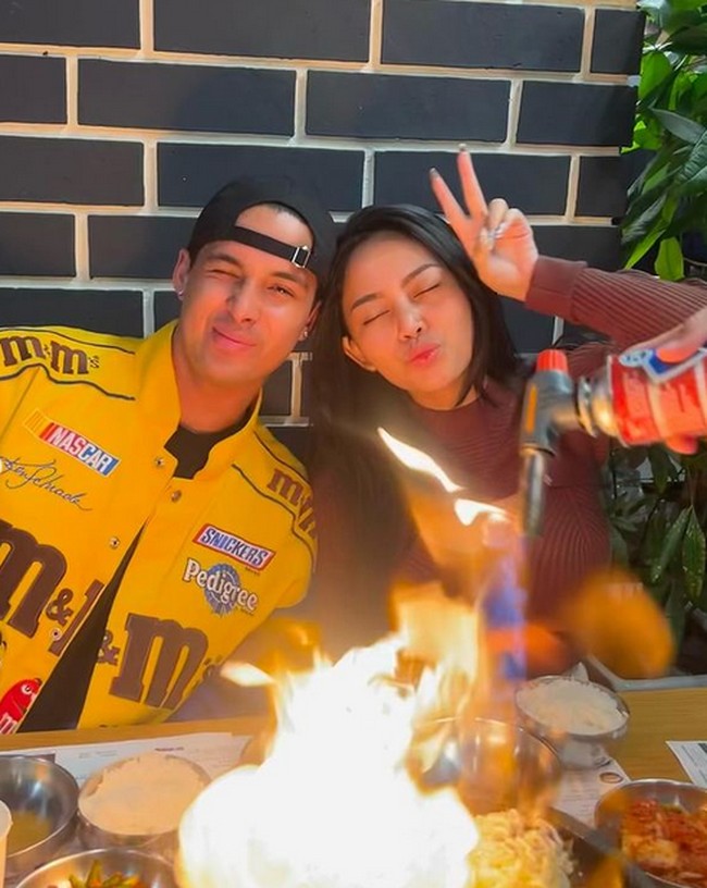 Ke Amerika Serikat, Rachel Vennya memang dalam rangka liburan. Dia banyak menunjukkan potret bermain di wahana permainan hingga makan di berbagai restoran. Foto: dok. Instagram/@rachelvennya