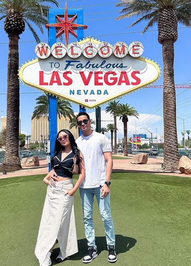 Rachel Vennya saat ini tengah berlibur ke Amerika Serikat bersama teman-temannya, dan juga kekasihnya Salim Nauderer. Destinasi pertama yang dikunjungi adalah Las Vegas. Foto: dok. Instagram/@rachelvennya