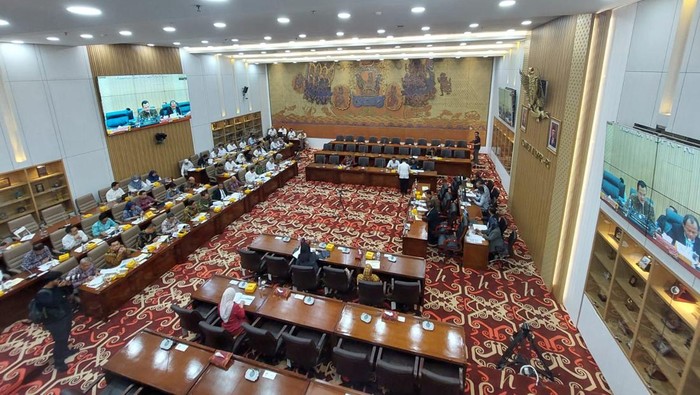 Rapat Kerja (Raker) bersama Komisi VI, Menteri Koperasi dan UKM, serta Menteri BKPM