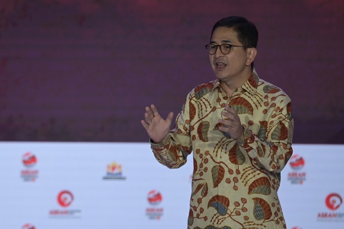 Ketua ASEAN Business Advisory Council (ASEAN BAC) yang juga Ketua KADIN Arsjad Rasjid menyampaikan paparan pembuka sesi kedua dalam ASEAN Business Investment Summit (ABIS) 2023 di Jakarta, Senin (4/9/2023). ANTARA FOTO/MEDIA CENTER KTT ASEAN 2023/M Agung Rajasa/pras.