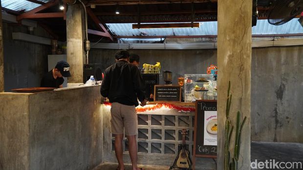 Siku Kopi, Urban Vintage Coffee Shop di Tengah Kota Denpasar