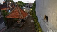 Tak perlu khawatir, jika traveler tidak suka kopi. Di Siku Kopi sudah menyediakan menu mocktail series dengan nama yang unik, mulai dari natasha, rebecca, kirana, dan catlyndan Jika tak suka soda, traveler dapat mencoba yakult series (lacto) dengan berbagai rasa. 