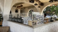 Untuk mencicipi menu dari Stuja di Pantai, tak akan membuat dompet traveler menjadi tipis. Mulai dari Rp 24 ribu traveler sudah bisa mendapatkan minuman. Sementara untuk harga makanan dibanderol mulai harga Rp 35 ribu.  