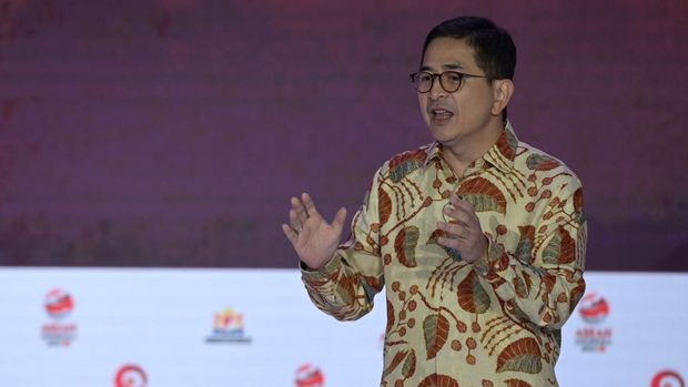 Ketua ASEAN Business Advisory Council (ASEAN BAC) yang juga Ketua KADIN Arsjad Rasjid menyampaikan paparan pembuka sesi kedua dalam ASEAN Business Investment Summit (ABIS) 2023 di Jakarta, Senin (4/9/2023). MEDIA CENTER KTT ASEAN 2023/M Agung Rajasa/pras.