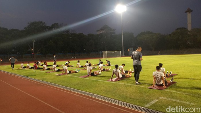 Timnas U-23 menggelar latihan perdana di Stadion Sriwedari Solo, Senin (4/9/2023).