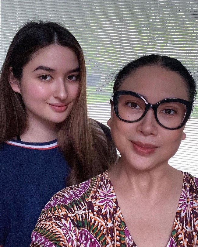 Ibu empat anak ini membeberkan alasan kenapa memutuskan menjalani prosedur bedah hingga ke Korea Selatan. Foto: Instagram/@ti2dj