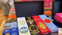 Ratusan produk teh ini dapat dibeli dalam bentuk kemasan gramasi atau dinikmati langsung dalam sajian teh yang nikmat. TWG Tea Indonesia ini kembali membuka gerai baru mereka di Pondok Indah Mall 3, Jakarta Selatan. Foto: detikFood/Yenny Mustika Sari