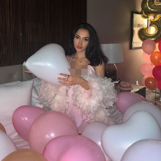 Alasannya tidak betah tinggal di sana adalah karena banyak orang-orang tidak punya rumah dan meninggal karena cara tidak wajar. Dikatakan jika Esha sering mendengar kabar tertangganya tewas karena narkoba atau bunuh diri. Foto: Instagram Vixenesha