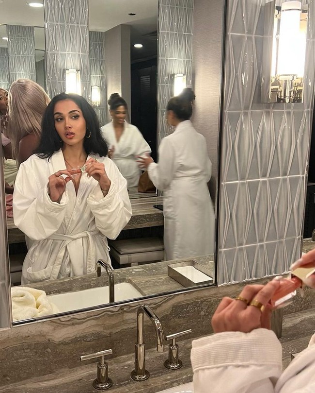 Memang benar Hollywood adalah tempat bermain setan. Dan aku pernah tinggal di Hollywood jadi aku bisa bilang begitu. Aku tinggal di jalan Hollywood Boulevard. Aku tidak tahu mengapa tidak ada yang melarangku pindah ke sana tapi aku melakukannya yang mana itu kesalahan besar, ungkapnya di video. Foto: Instagram Vixenesha