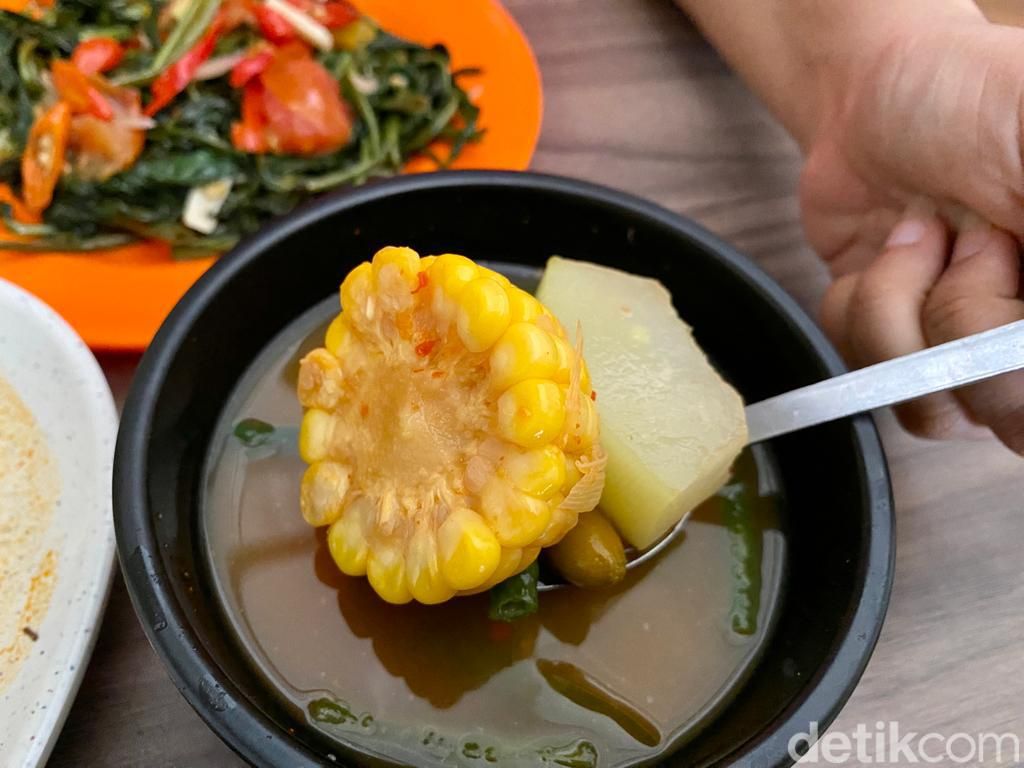 Warung Ayah Rojak: Sedap Mampus! Pecak Ikan Nila dan Semur Jengkol ala Ayah Ayu Ting Ting