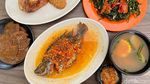 Aduh Enaknye! Pecak Ikan Nila dan Semur Jengkol di Warung Ayah Rojak