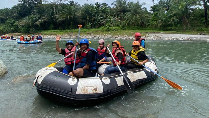 Wisata arung jeram di Sei Binge Langkat, (Istimewa)