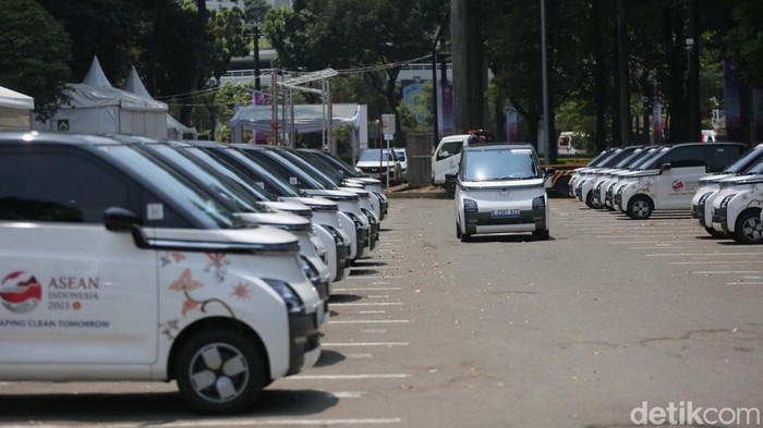 Wuling Motors Indonesia menyiapkan 150 unit Wuling Air ev untuk mendukung KTT ASEAN 2023. Kendaraan listrik ini jadi alat transportasi para delegasi.