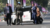Delegasi ASEAN tiba dengan mengunakan mobil Wuling ev di JCC, Jakarta, Selasa (5/9/2023).  