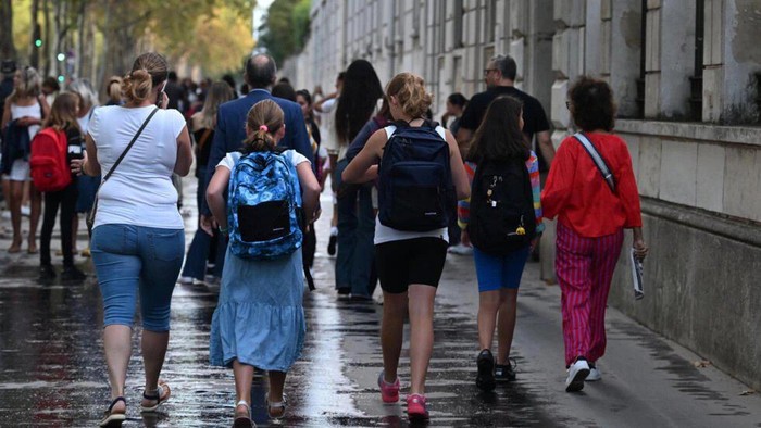 Headscarves are already banned in French schools © Miguel MEDINA / AFP