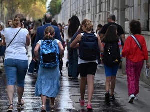 Hari Pertama Masuk Sekolah, Prancis Mulai Larang Pakai Abaya