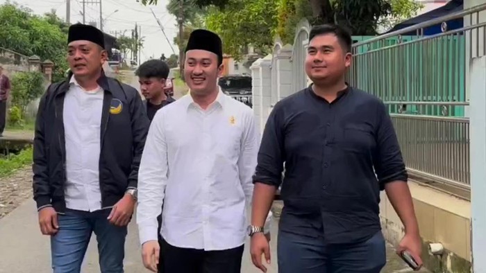 Anggota DPRD Sumut F-Gerindra Aulia Agsa (paling kanan) saat hadiri acara anggota DPRD Medan F-Golkar M Rizki Lubis deklarasi dukungan ke Anies Baswedan. (Foto: Dok Rizki Lubis)