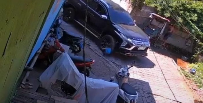 Balita di Makassar dilindas Pajero Sport. Dokumen Istimewa